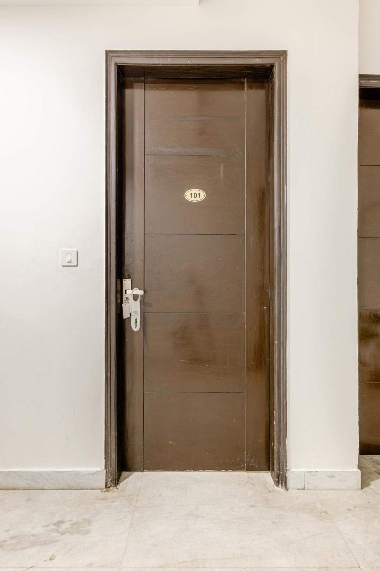 Lime Tree Service Apartment Golf Course Road, Ґурґаон Екстер'єр фото