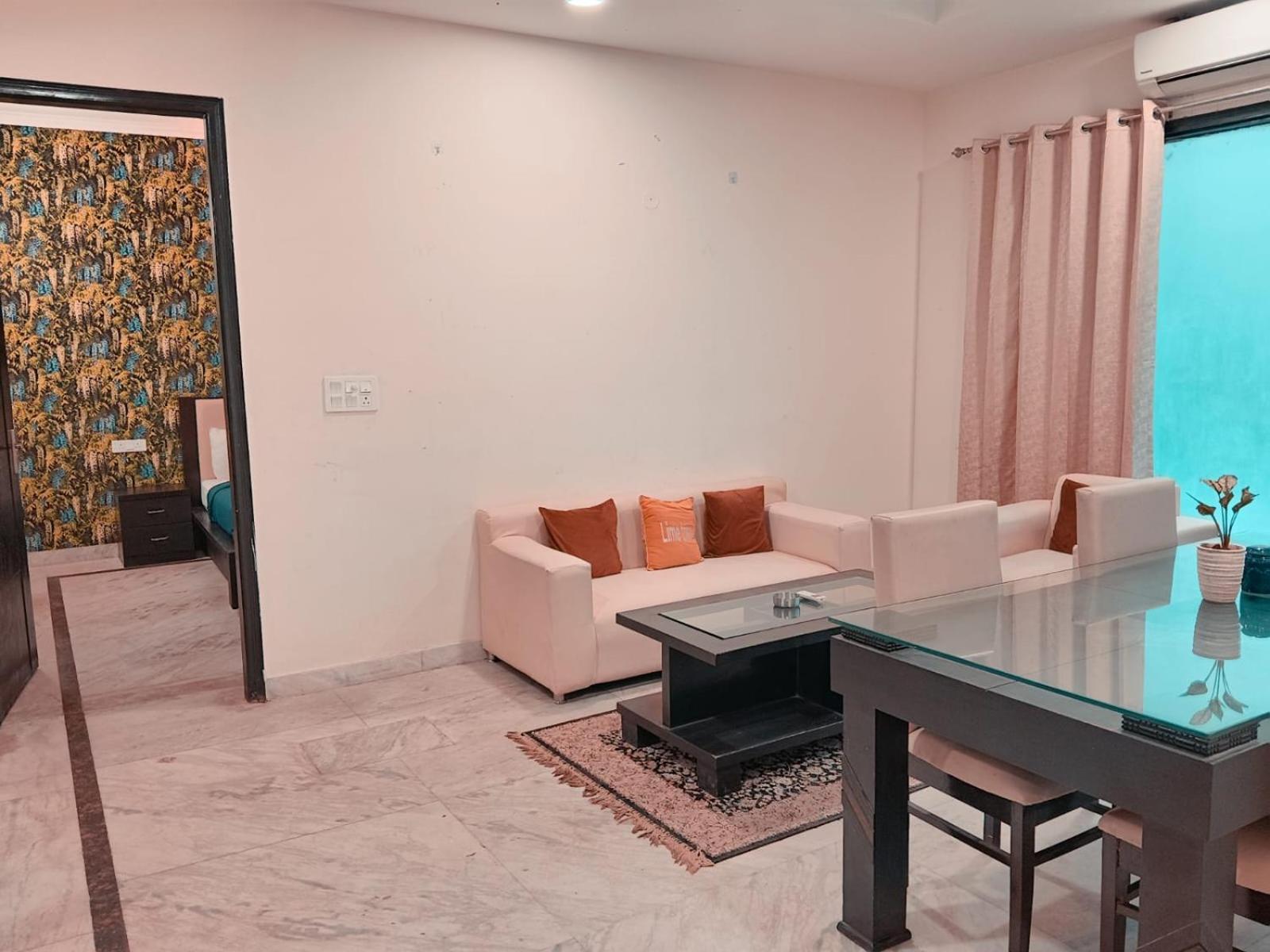 Lime Tree Service Apartment Golf Course Road, Ґурґаон Екстер'єр фото